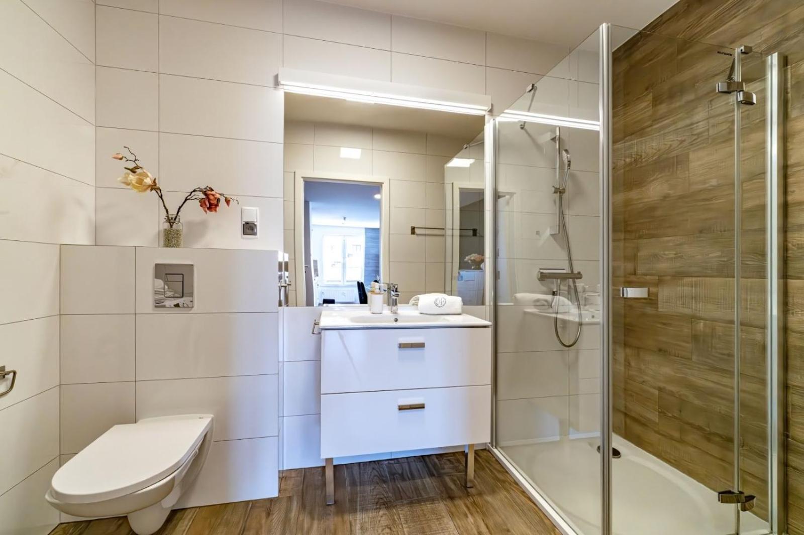 Medallion Apartment *